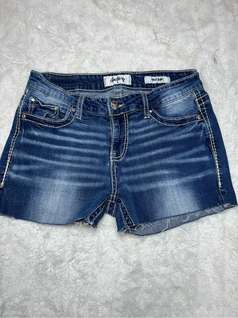Daytrip Virgo Cut Off Short